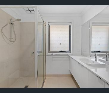 Modern, Low-Maintenance Living in the Heart of Drouin - Photo 3