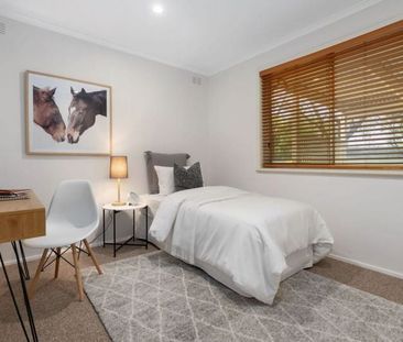 544 Colleen Place, Lavington - Photo 2