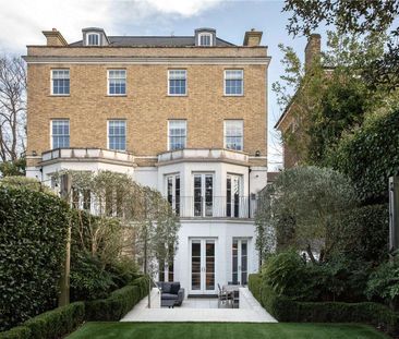 A 6 bedroom townhouse on the most sought-after street in Highgate V... - Photo 2