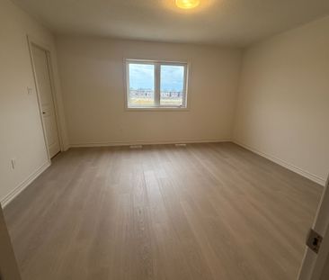 For Lease - 103 Sanderson Drive, Kawartha Lakes, Ontario - Photo 6