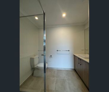 Contemporary Comfort in the Heart of South Morang - Photo 6