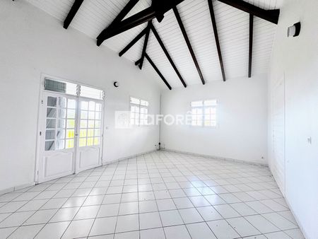 House - Photo 3