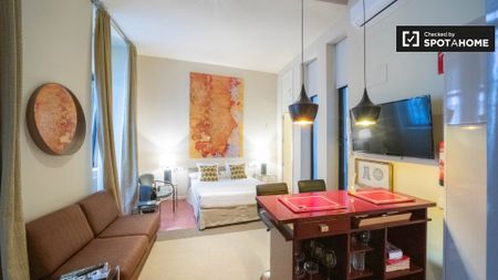 madrid, Community of Madrid 28014 - Photo 2