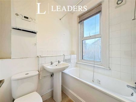 2 bedroom apartment to rent Christchurch Road, Bournemouth, BH7 - Photo 5