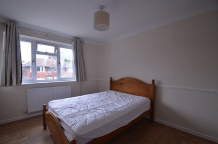 2 bedroom Maisonette to rent - Photo 2