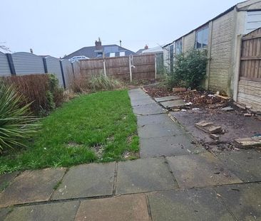 3 bedroom semi-detached bungalow to rent - Photo 6