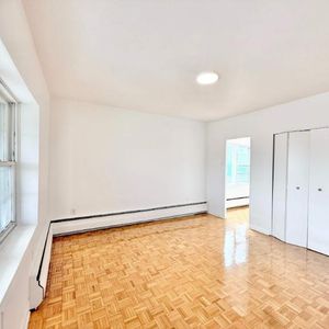 1 CH - 1 SDB - Westmount - $1,600 /mo - Photo 2