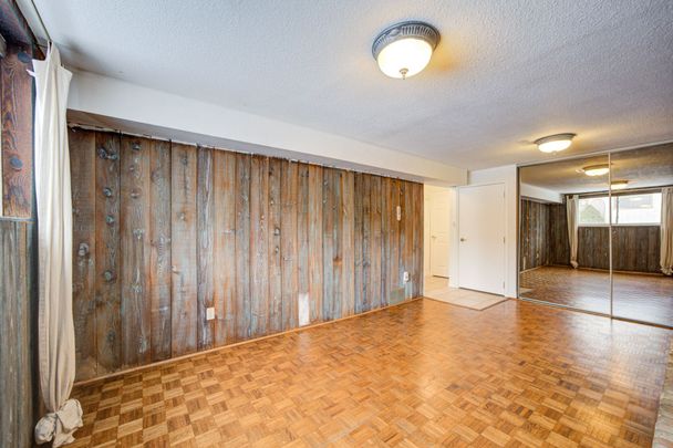 For Lease - 2207 Sunnyvale Drive, Oakville, Ontario - Photo 1