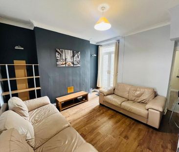 4 bedroom terraced house to rent - Photo 1