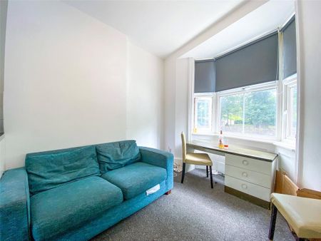 6 bedroom terraced house to rent - Photo 2