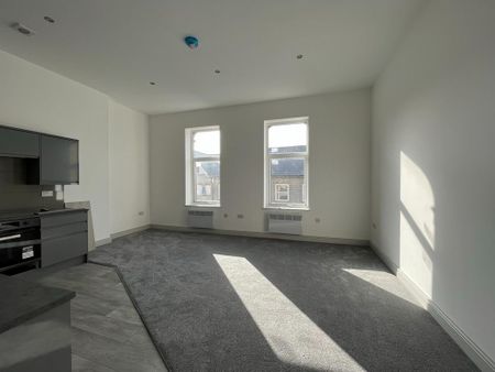 3 bedroom flat to rent - Photo 2