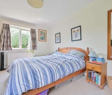 Merrow Chase, Merrow, GU1 - Photo 4