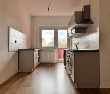 Schöne 2 Raum Wohnung mit Balkon und Einbauküche in Dresden Löbtau ... - Foto 4