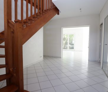 Location Maison 7 pièces 170m² ST MAUR DES FOSSES 94100 - Photo 5