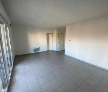 Location Appartement 2 pièces 44m² MARSEILLE 4ème - Photo 2