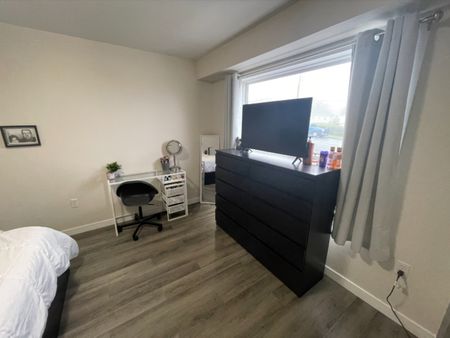 Bright 2-Bedroom Rental | 92 Frederick Ave, Fairview | Large Deck, Parking & In-Unit Laundry | $1,895 Available Now - Photo 5