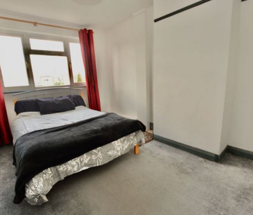 3 bedroom semi-detached house to rent - Photo 6