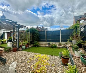 2 bedroom semi-detached bungalow to rent - Photo 2