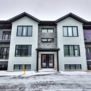 Appartement Saint-Zotique À Louer - Photo 2