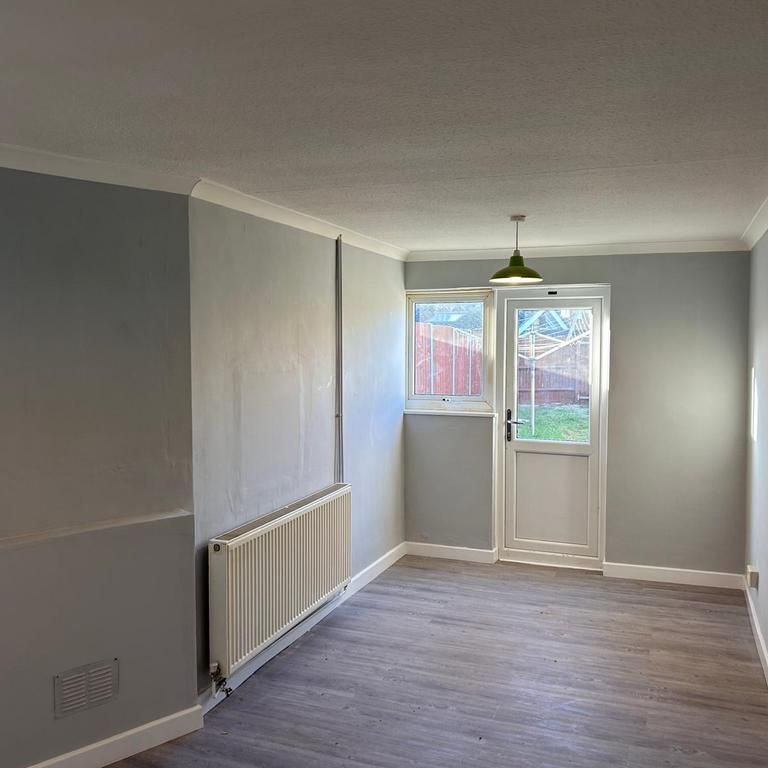 2 bedroom terraced house to rent - Photo 1