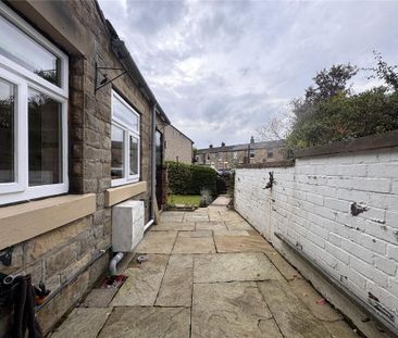3 bedroom end of terrace house to rent - Photo 4