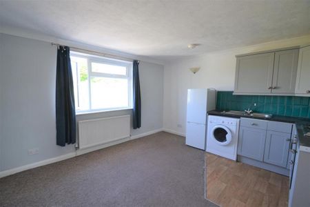 1 bedroom flat to rent - Photo 2