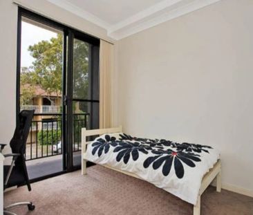 4/9 Mona Street, - Photo 4