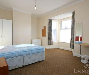 4 bedroom terraced house to rent - Photo 3
