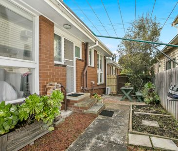 Charming unit in Newtown College Precinct - Photo 3