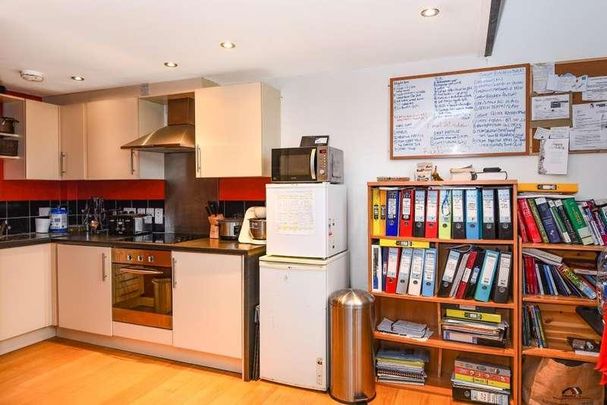 Holyoake Hall, Holyoake Road, OX3 - Photo 1