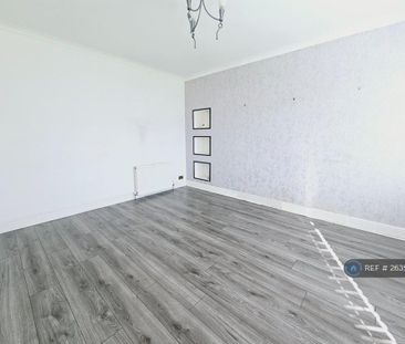 5 bedroom semi-detached house to rent - Photo 2