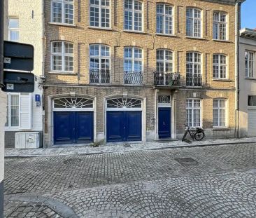 Vernieuwd appartement met 2 slaapkamers - foto 6
