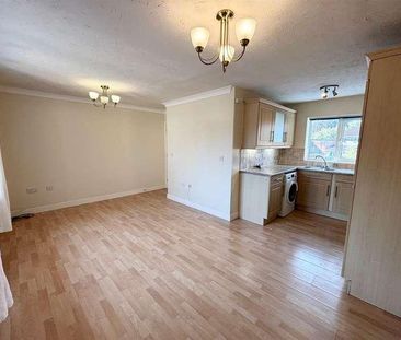 Finmere Way, Shirley, Solihull, B90 - Photo 2