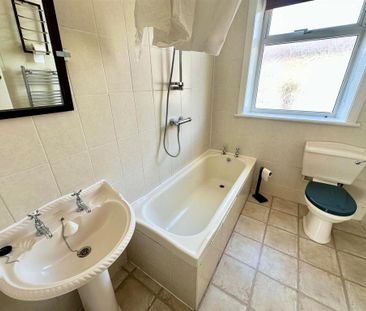 3 bedroom end of terrace house to rent - Photo 5