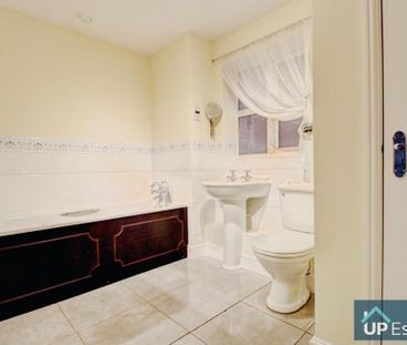 3 bedroom detached house to rent - Photo 2