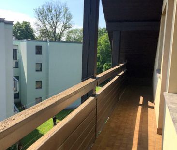 Ateliercharakter: Garconniere mit großem Balkon im 2.OG ohne Lift - Photo 3