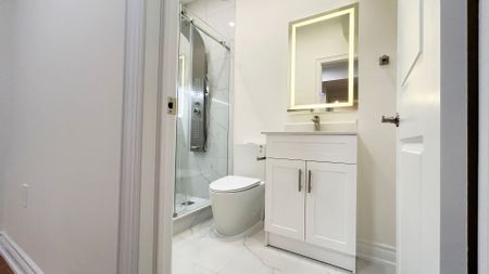 For Lease - 19 William Crawley Way, Oakville, Ontario - Photo 3