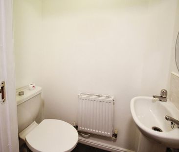 2 bedroom end of terrace house to rent - Photo 6