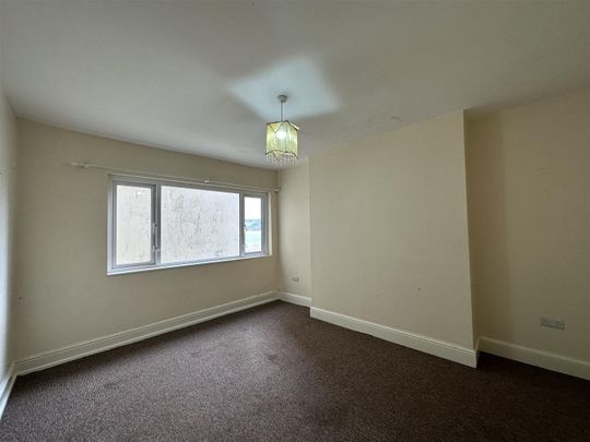 Eastborough, Scarborough - Photo 1