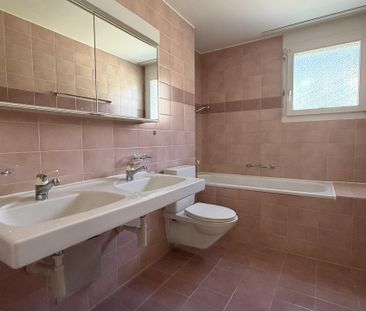Grosszügige 3,5-Zi-Wohnung mit Balkon und Zugang zu Gartensitzplatz - Photo 4