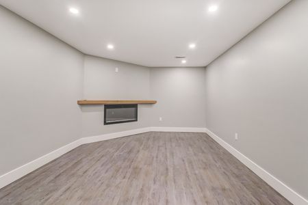 For Lease - 672 Castleguard Crescent Unit# 2, Burlington, Ontario - Photo 3