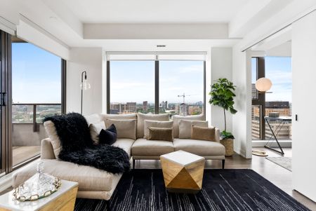 For Lease - 2 St Thomas Street Unit# 1206, Toronto, Ontario - Photo 4