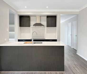 Stunning Brand New 4-Bedroom Home in Torquay – Modern Living at Its... - Photo 2