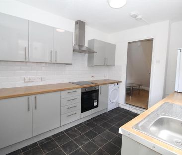 4 bedroom house to rent - Photo 2