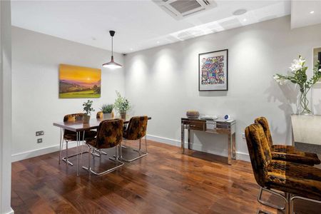 A fabulous house with lateral space located in prime Notting Hill - Photo 4