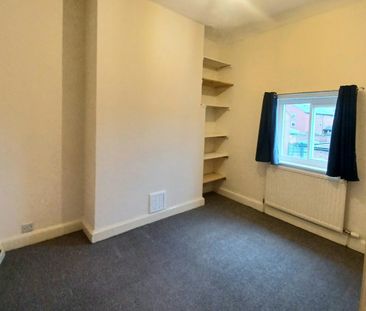 Terraced House to rent on - Photo 1