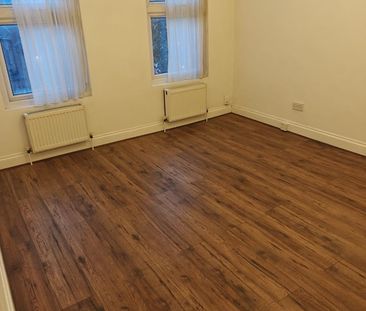 1 Bed Flat, Leytonstone High Road, E11 - Photo 1