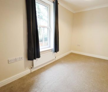 2 bedroom semi-detached house to rent - Photo 4