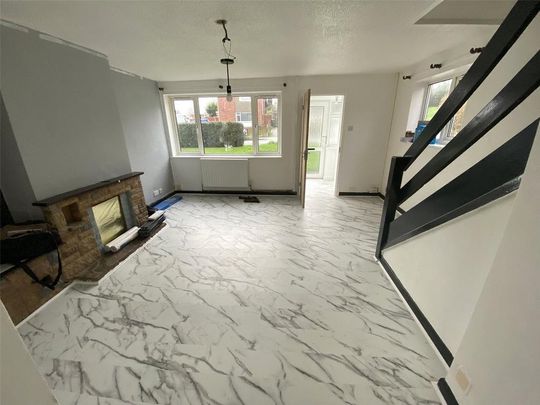 3 bedroom semi-detached house to rent - Photo 1