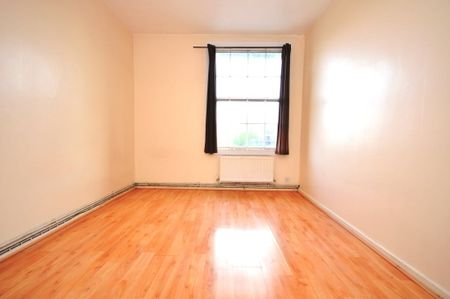 2 Bed Flat, Shadwell Gardens, E1 - Photo 2